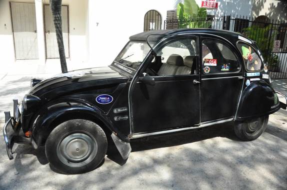 O valente Renault do Travesia Wawamericu, em Playa del Carmen, no litoral do Yucatán, no México